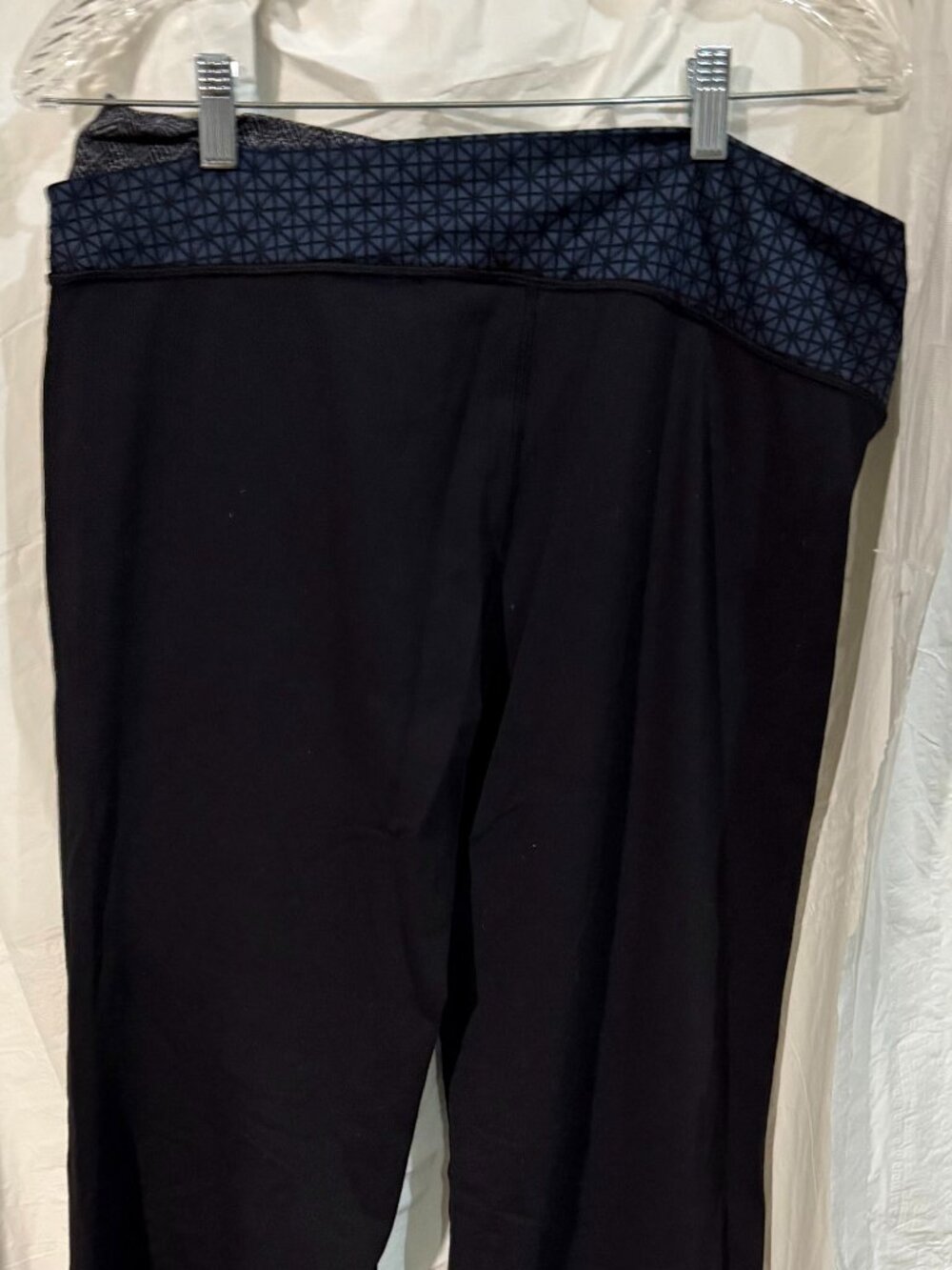 LULULEMON - Vintage - Astro Flare Yoga Pants Black - SIZE 12